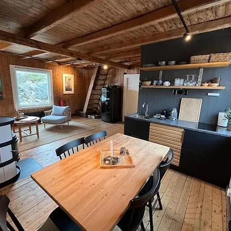 別荘 Historic Building On Kjeoya In Lofoten バルスタ